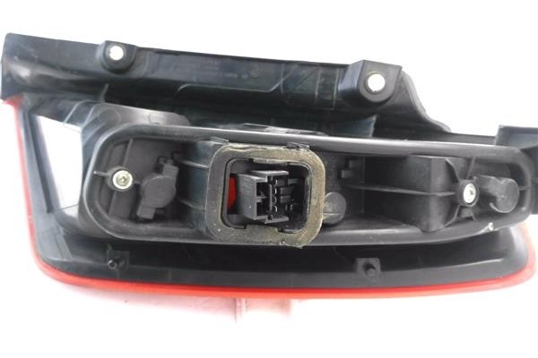 Recambio de piloto trasero izquierdo para fiat punto / grande punto (199) 1.3 d multijet referencia OEM IAM 27462101  
