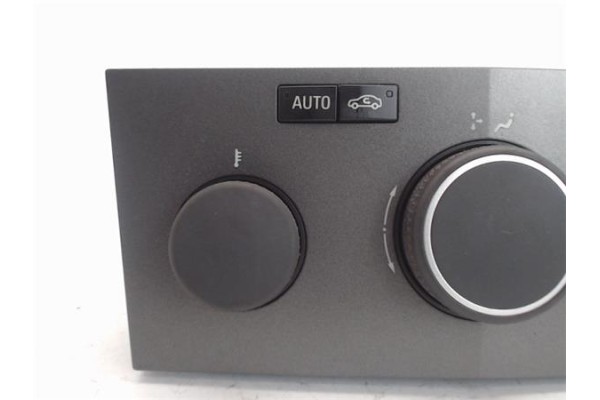 Recambio de mandos climatizador para opel astra h berlina referencia OEM IAM (13122963) (90151-240) (GC2) 