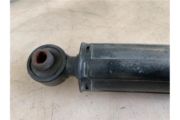 Recambio de amortiguador trasero izquierdo para kia rio (ub) 1.2 basic referencia OEM IAM 553001W001  