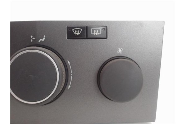 Recambio de mandos climatizador para opel astra h berlina referencia OEM IAM (13122963) (90151-240) (GC2) 
