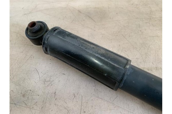 Recambio de amortiguador trasero izquierdo para kia rio (ub) 1.2 basic referencia OEM IAM 553001W001  