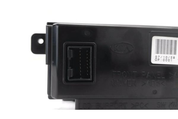 Recambio de display para kia ceed sportswagon (ed) 2.0 emotion referencia OEM IAM 957101H100  
