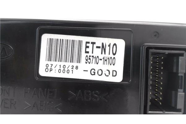 Recambio de display para kia ceed sportswagon (ed) 2.0 emotion referencia OEM IAM 957101H100  