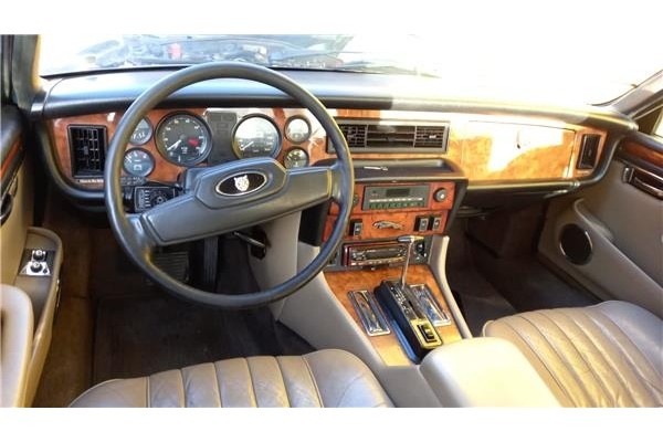jaguar sovereign v12 del año 1987