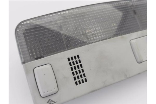 Recambio de luz delantero central techo para skoda fabia (5j2) 1.4 tdi referencia OEM IAM 3B0947105C  