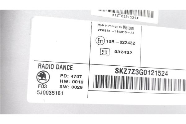Recambio de autoradio para skoda fabia (5j2) 1.4 tdi referencia OEM IAM 5J0035161  