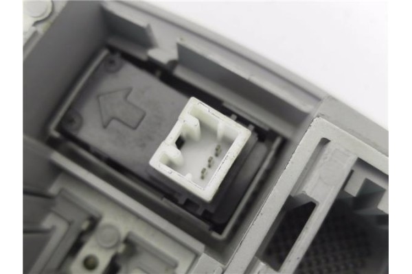 Recambio de luz trasero central techo para mitsubishi outlander (cw0) 2.0 di-d intense referencia OEM IAM 8401A009ZZ 1151347 