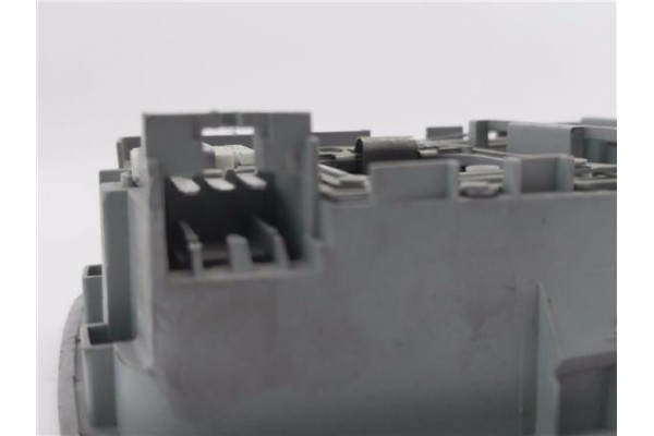 Recambio de luz trasero central techo para mitsubishi outlander (cw0) 2.0 di-d intense referencia OEM IAM 8401A009ZZ 1151347 