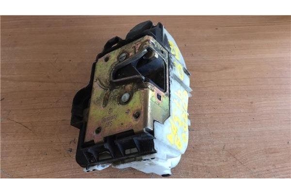 Recambio de cierre electromagnetico delantero izquierdo para seat cordoba berlina (6k2) 1.4 clx referencia OEM IAM 1HM862153  