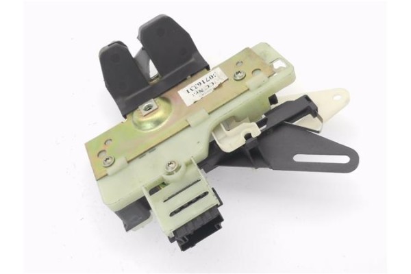Recambio de cerradura porton para volvo xc70 2.4 d5 awd kinetic (136kw) referencia OEM IAM 30716331  