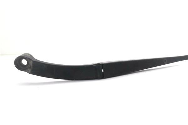 Recambio de brazo limpiaparabrisas delantero izquierdo para mitsubishi outlander (cw0) 2.0 di-d intense referencia OEM IAM 8250A