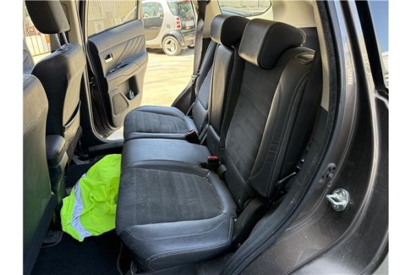 Recambio de asientos traseros para mitsubishi outlander (gf0/gg0) 2.0 phev kaiteki 4wd (gg2w) referencia OEM IAM 6902C609XA  