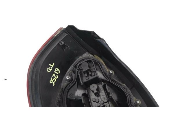 Recambio de piloto trasero derecho para nissan almera (n16/e) 2.2 di referencia OEM IAM 26550BN011R 2VP236841121 