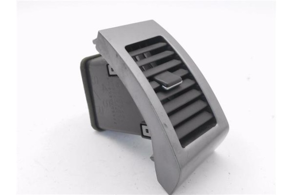 Recambio de rejilla entrada de aire para mitsubishi outlander (cw0) 2.0 di-d intense referencia OEM IAM 8030A025ZZ  