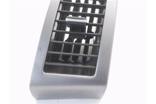 Recambio de rejilla entrada de aire para mitsubishi outlander (cw0) 2.0 di-d intense referencia OEM IAM 8030A025ZZ  