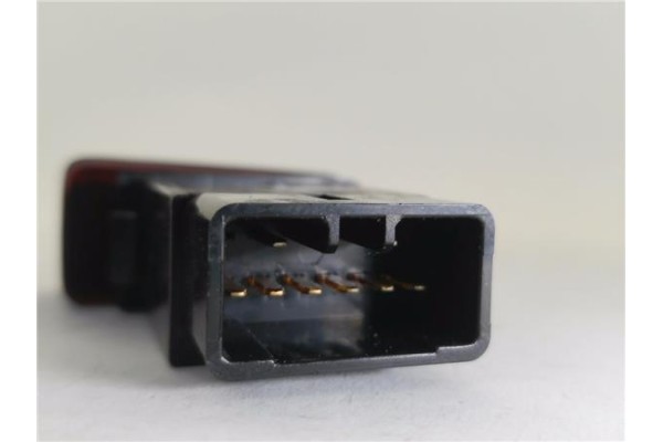 Recambio de interruptor luces emergencia para kia sportage (km) 2.0 crdi referencia OEM IAM 864W0140  