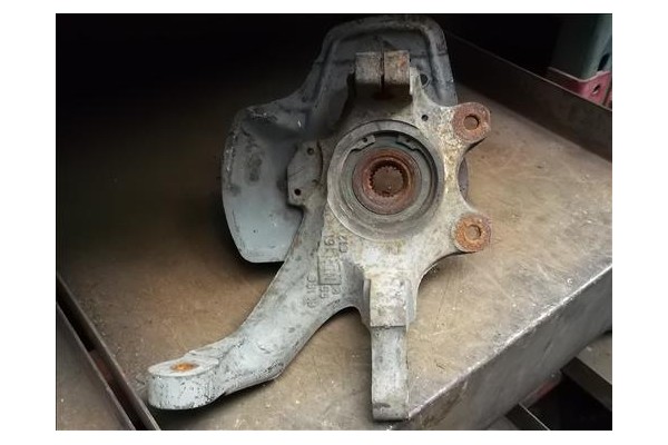 Recambio de mangueta delantero derecha para opel tigra 1.4 16v referencia OEM IAM   
