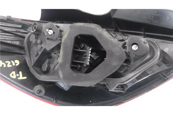Recambio de piloto trasero derecho para opel corsa d 1.2 referencia OEM IAM 13269051 89318821 