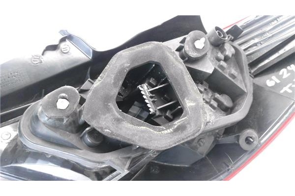Recambio de piloto trasero izquierdo para opel corsa d 1.2 referencia OEM IAM 084421954LB  
