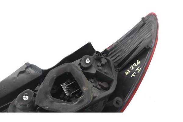 Recambio de piloto trasero izquierdo para opel corsa d 1.2 referencia OEM IAM 084421954LB  