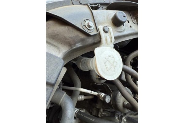 Recambio de deposito limpiaparabrisas para mitsubishi outlander (gf0/gg0) 2.0 phev kaiteki 4wd (gg2w) referencia OEM IAM 8260A40