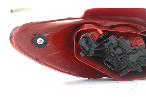 Recambio de piloto trasero derecho para peugeot 307 (3a/c) 2.0 hdi 90 referencia OEM IAM 085501940R  