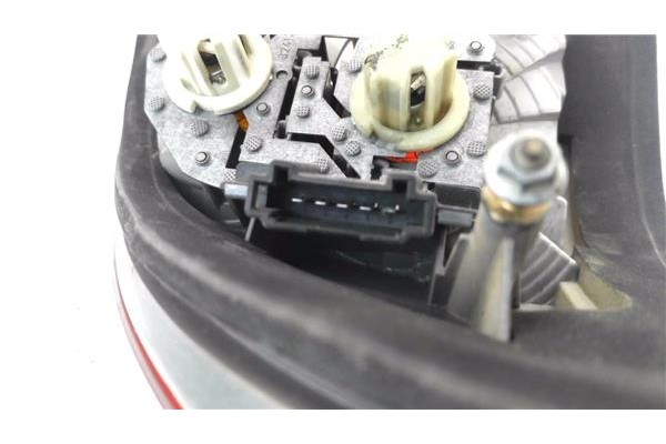 Recambio de piloto trasero derecho para mercedes-benz clase e (bm 210) berlina 2.7 270 cdi (210.016) referencia OEM IAM A2108205