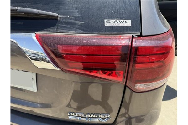 Recambio de piloto porton trasero derecho para mitsubishi outlander (gf0/gg0) 2.0 phev kaiteki 4wd (gg2w) referencia OEM IAM 833