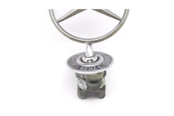Recambio de anagrama para mercedes-benz clase e (bm 211) berlina 3.0 e 280 cdi (211.020) referencia OEM IAM A2218800086  