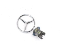 Recambio de anagrama para mercedes-benz clase e (bm 211) berlina 3.0 e 280 cdi (211.020) referencia OEM IAM A2218800086  