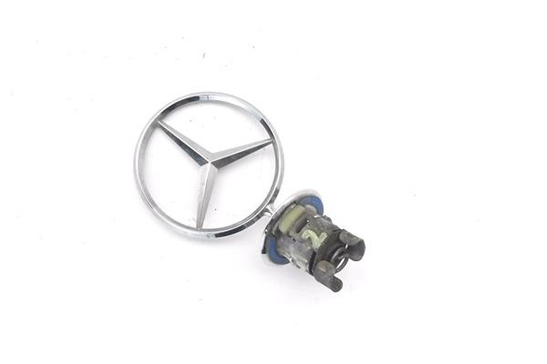 Recambio de anagrama para mercedes-benz clase e (bm 211) berlina 3.0 e 280 cdi (211.020) referencia OEM IAM A2218800086  