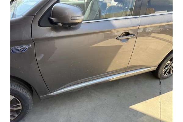 Recambio de puerta delantero izquierda para mitsubishi outlander (gf0/gg0) 2.0 phev kaiteki 4wd (gg2w) referencia OEM IAM 5700B8