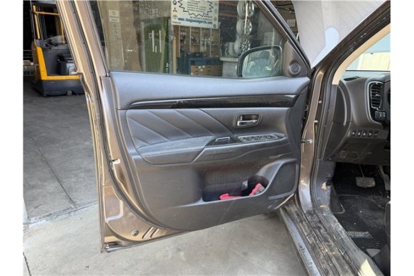 Recambio de puerta delantero izquierda para mitsubishi outlander (gf0/gg0) 2.0 phev kaiteki 4wd (gg2w) referencia OEM IAM 5700B8