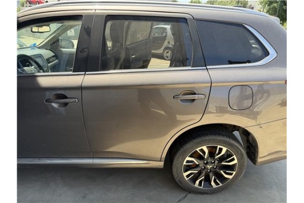 Recambio de puerta trasero izquierda para mitsubishi outlander (gf0/gg0) 2.0 phev kaiteki 4wd (gg2w) referencia OEM IAM 5730B639