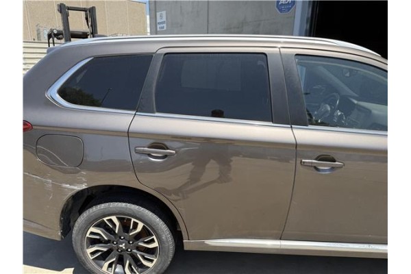 Recambio de puerta trasero derecha para mitsubishi outlander (gf0/gg0) 2.0 phev kaiteki 4wd (gg2w) referencia OEM IAM 5730B640  