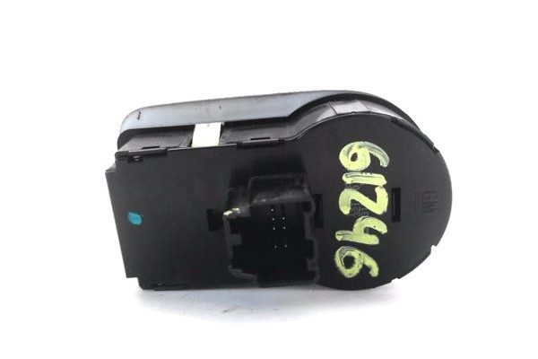 Recambio de conmutador luces para opel corsa d 1.2 referencia OEM IAM 13310331  
