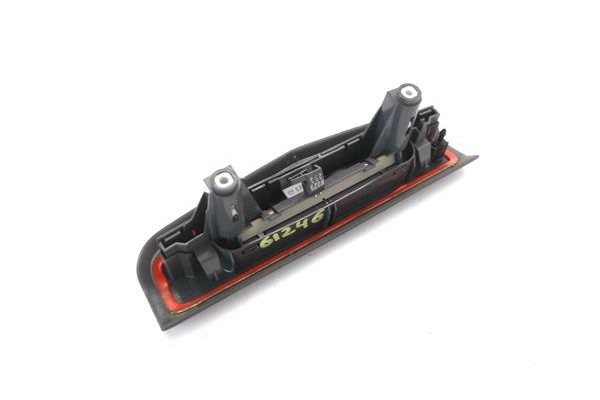 Recambio de luz central de freno para opel corsa d 1.2 referencia OEM IAM 13188045  