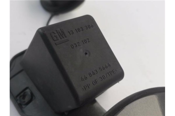 Recambio de tapa exterior combustible para opel corsa d 1.2 referencia OEM IAM 13242347AC 13183306 