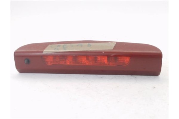 Recambio de luz central de freno para opel corsa d 1.0 catch me referencia OEM IAM 13188045  