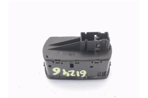 Recambio de mando elevalunas delantero izquierdo para opel corsa d 1.2 referencia OEM IAM 13258521A 315625731 