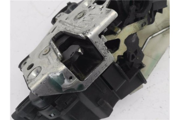 Recambio de cierre electromagnetico delantero izquierdo para mercedes-benz clase e (bm 210) berlina 2.7 270 cdi (210.016) refere