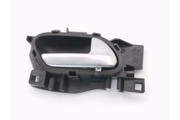 Recambio de manilla int. puerta delantero derecha para peugeot 2008 1.2 access referencia OEM IAM 96555516VV  