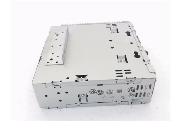 Recambio de autoradio para volvo c30 1.6 d referencia OEM IAM 31260527 1CD17A 