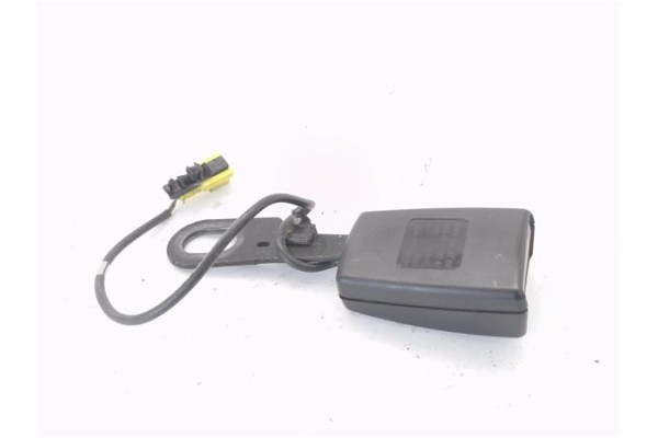 Recambio de anclaje cinturon trasero derecho para mercedes-benz clase a (bm 169) 1.5 a 150 (169.031) referencia OEM IAM 16986030