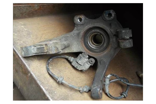 Recambio de mangueta delantero izquierda para opel vectra b berlina 2.0 i 16v referencia OEM IAM   