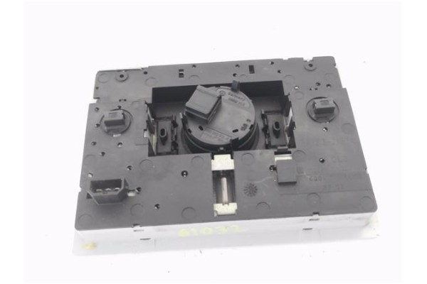 Recambio de luz delantero central techo para seat altea (5p1) 2.0 tdi 16v referencia OEM IAM 6Q0947105  
