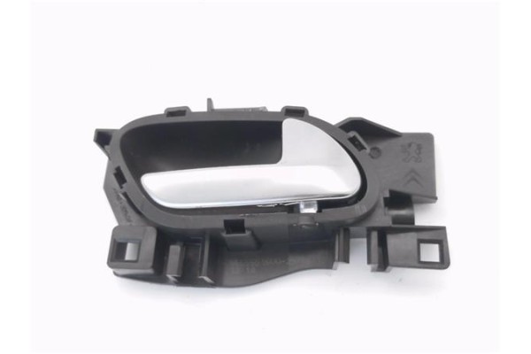 Recambio de manilla int. puerta trasero derecha para peugeot 2008 1.2 access referencia OEM IAM 96555516VV  