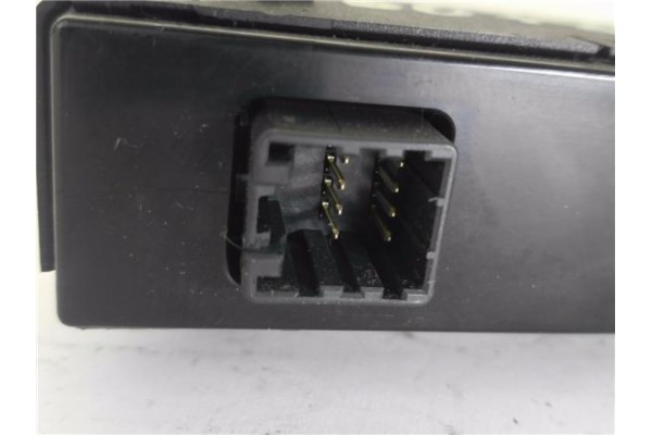 Recambio de interruptor luces emergencia para ssangyong rexton 2.7 270 xdi limited referencia OEM IAM 8520008B10  