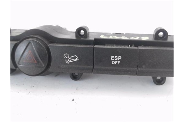 Recambio de interruptor luces emergencia para ssangyong rexton 2.7 270 xdi limited referencia OEM IAM 8520008B10  