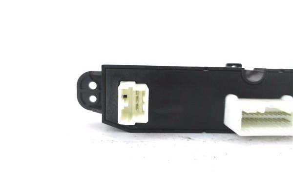Recambio de interruptor luces emergencia para kia ceed sportswagon (ed) 2.0 emotion referencia OEM IAM 937001H000 202006302 